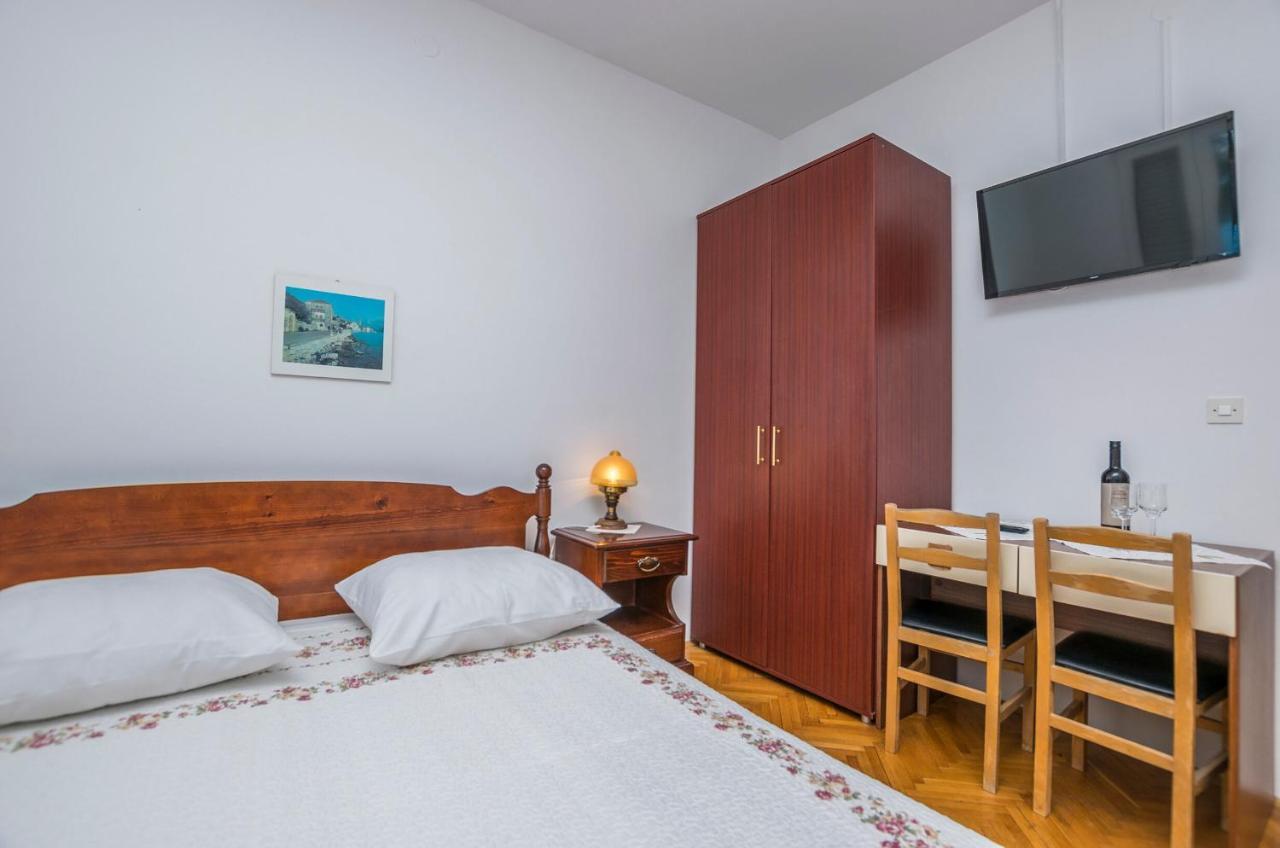 Apartment And Rooms Franka Žaborić Kültér fotó